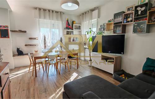 LUMINOSO APPARTAMENTO RISTRUTTURATO ALL'ULTIMO PIANO